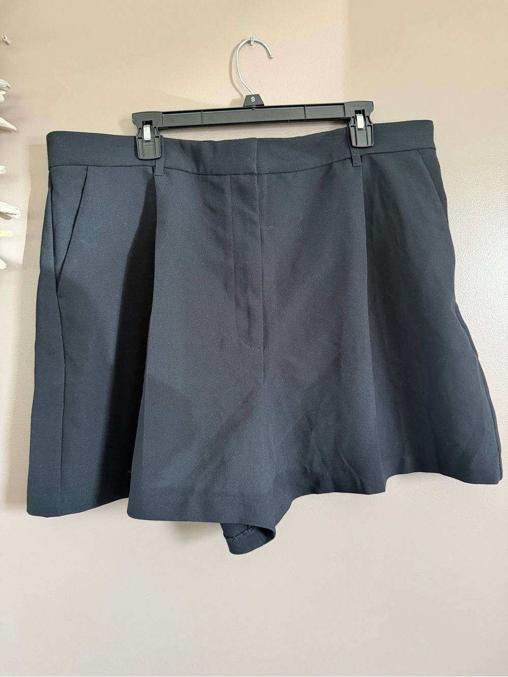 NWT Abercrombie & Fitch High Waisted shorts in black.